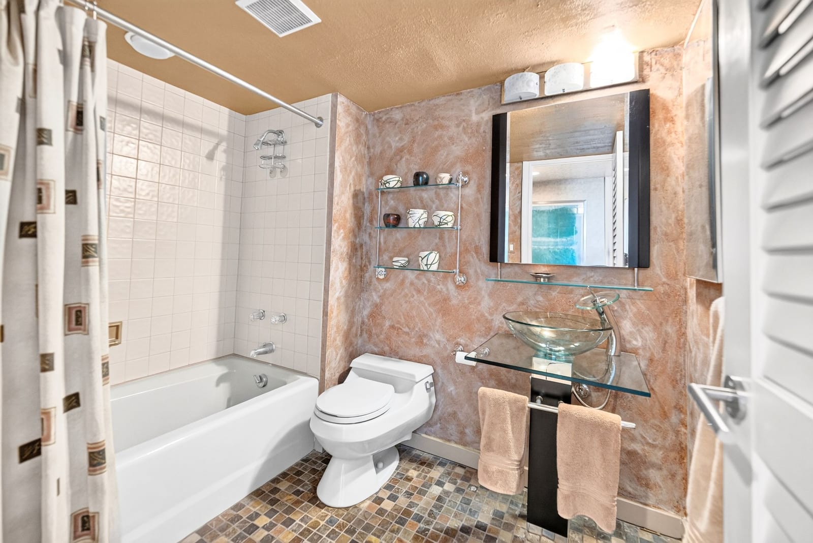 1 Trimont Lane, Unit 490E — photograph 43