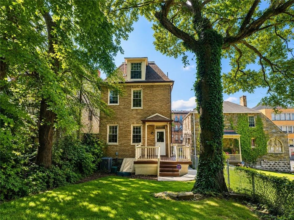 205 East Elizabeth Street — photograph 5