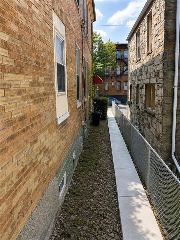 205 East Elizabeth Street — photograph 6