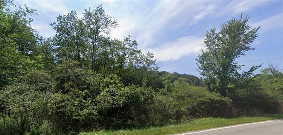 Facing North, Convenient access to I-79 and I-279 makes this peaceful setting surprisingly accessible to the surrounding Pittsburgh area.