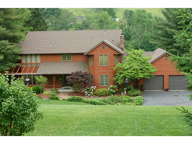 100 Laspina Ln