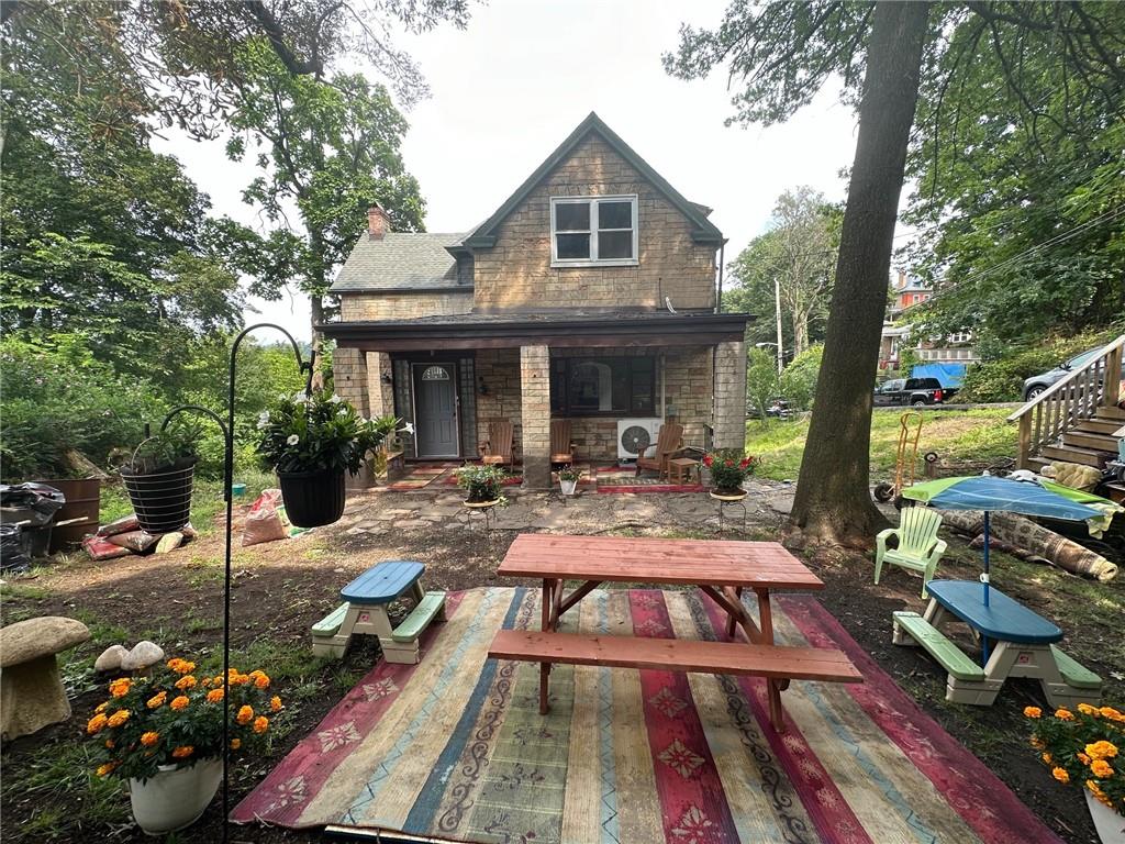 16 Gould Avenue