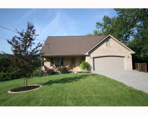 2 Matthews Ln