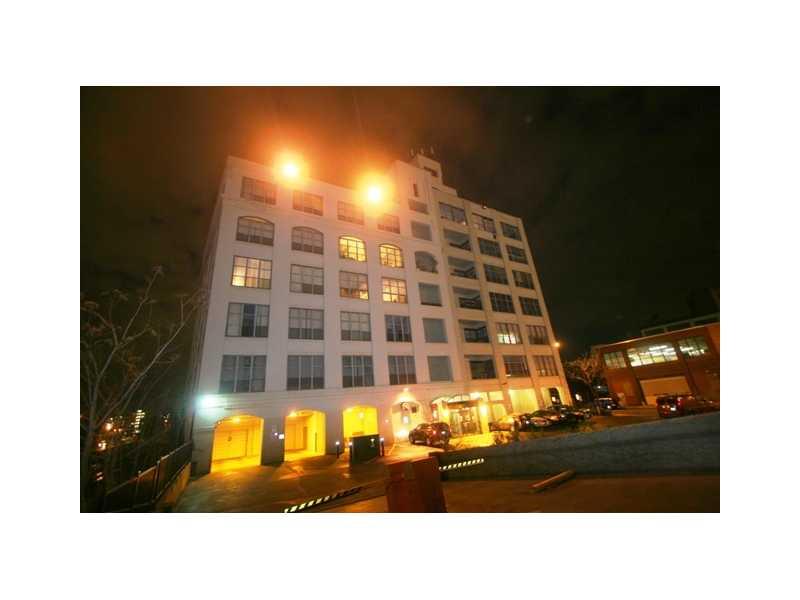 5850 Centre Ave Unit 401