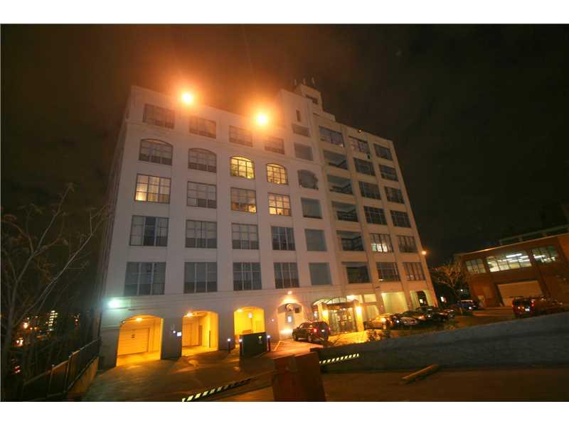 5850 Centre Ave Unit 402
