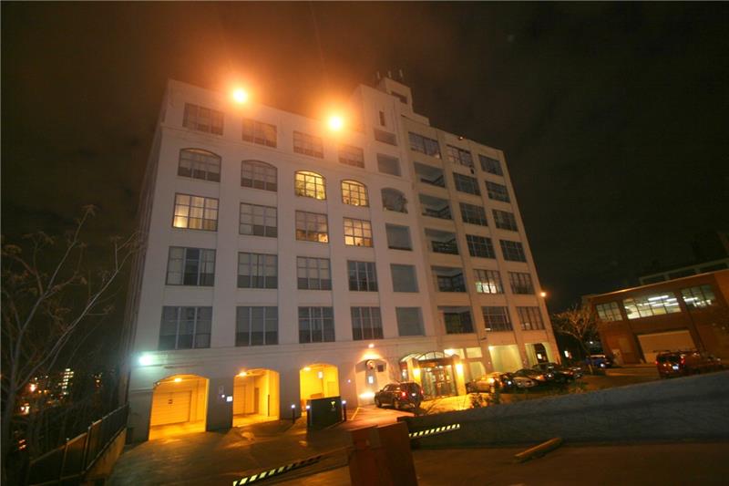 5850 Centre Ave Unit 410