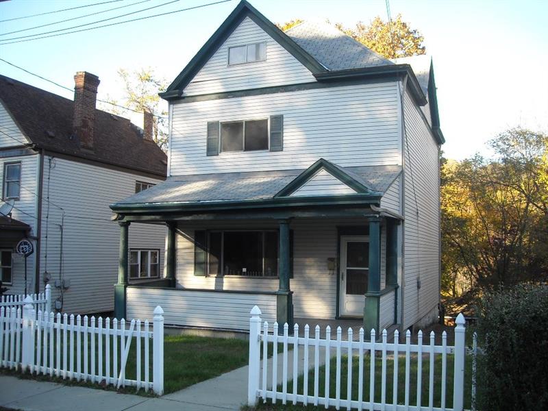 663 Center Ave